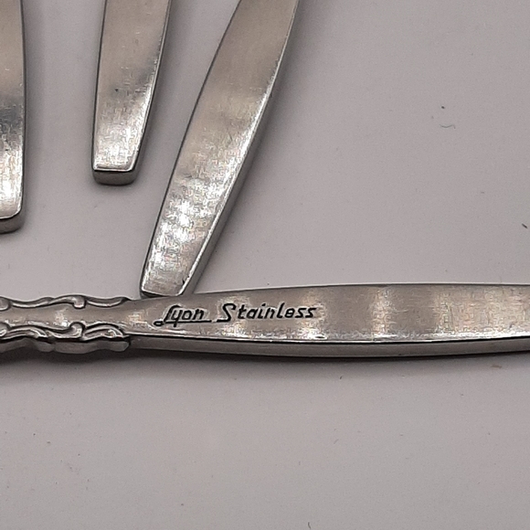 International Lyon ALHAMBRA Stainless Satin Handle Silverware Dinner 4 Teaspoons - Picture 5 of 5